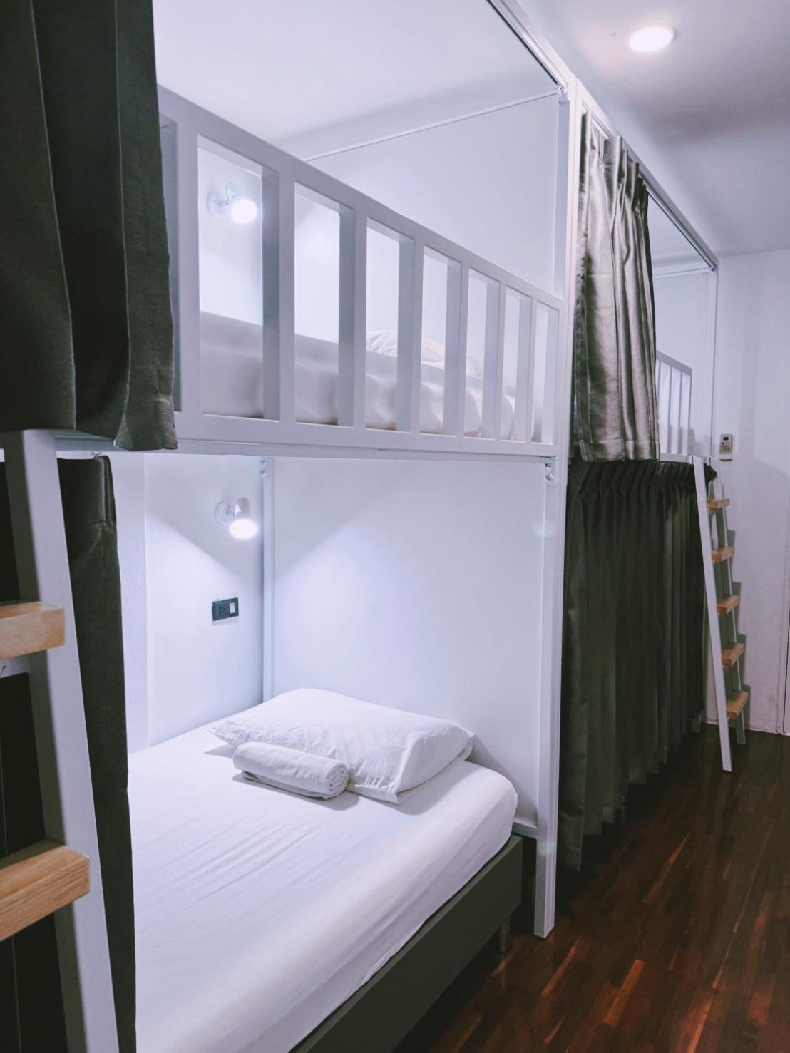 Zleepinezz Hostel Phra Nakhon Si Ayutthaya Exterior foto