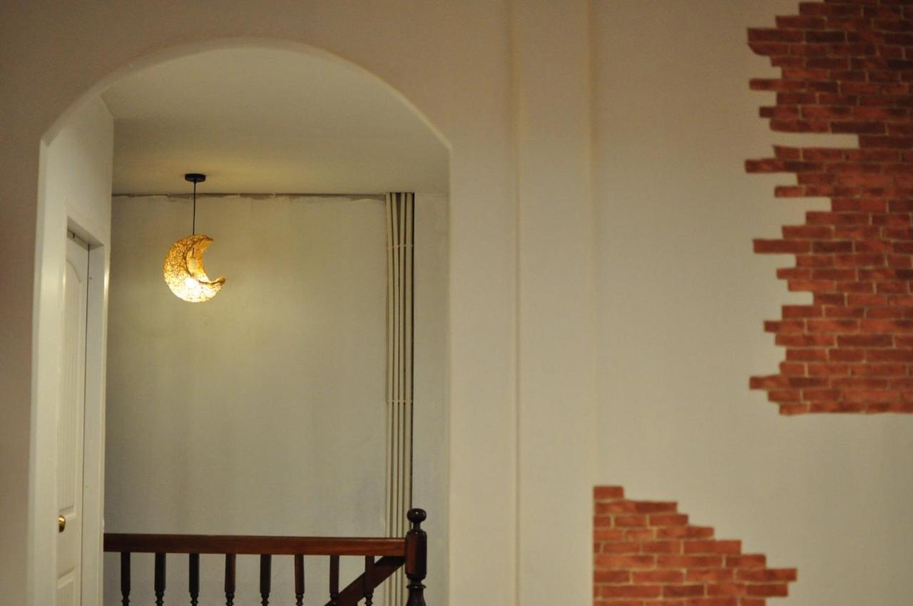 Zleepinezz Hostel Phra Nakhon Si Ayutthaya Exterior foto